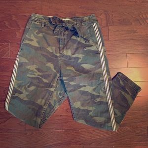 L'Automne Camo-Print Twill Pants